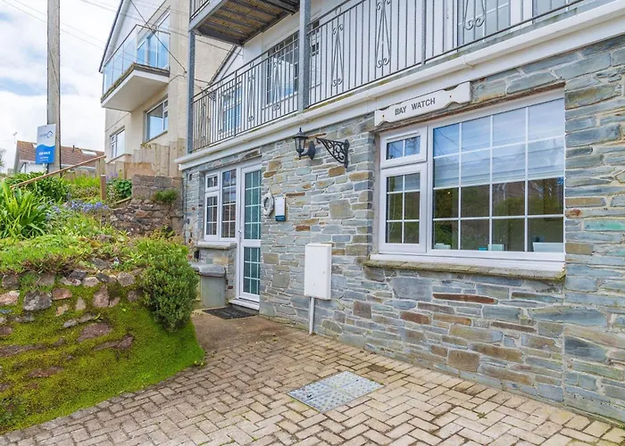 Baywatch - 2 Bed Apartment St Ives 